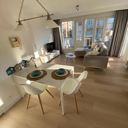 Apartment Sleep With The Sound Of The Waves….Adults Only Koksijde