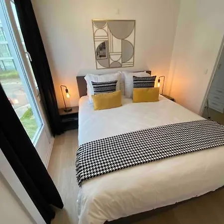 Apartment Sleep With The Sound Of The Waves….Adults Only